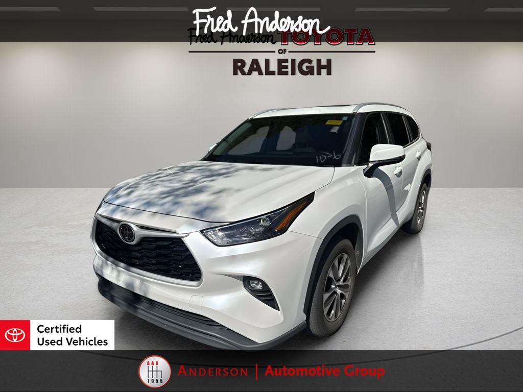 used 2023 Toyota Highlander car, priced at $38,364