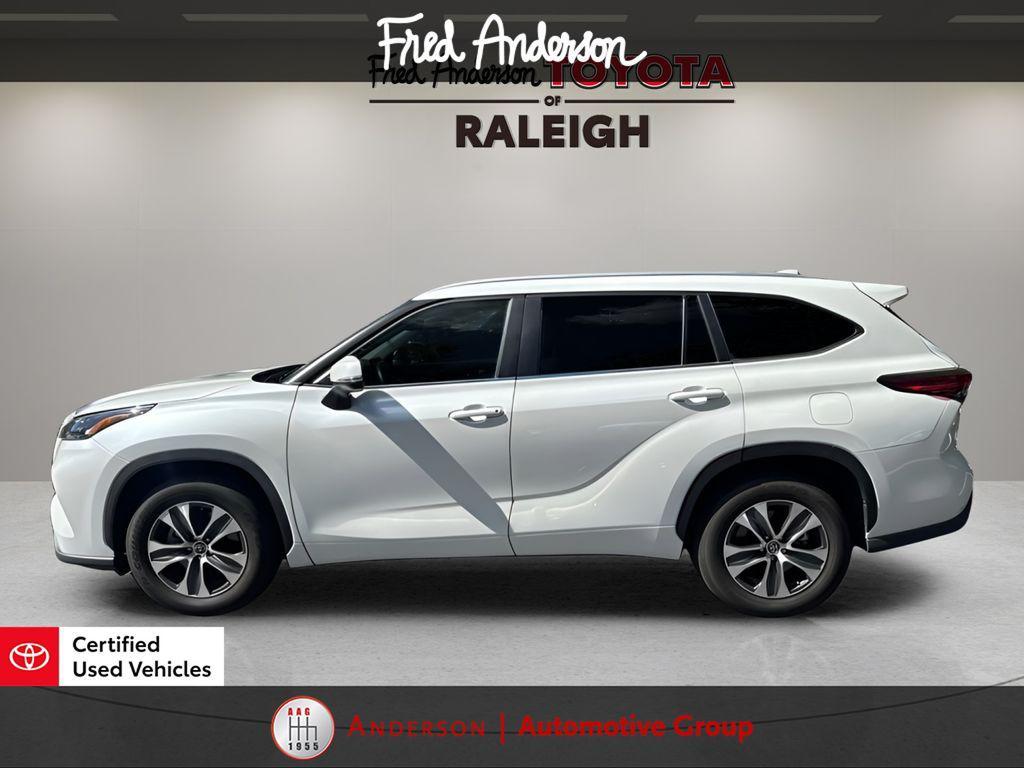 used 2023 Toyota Highlander car, priced at $38,364