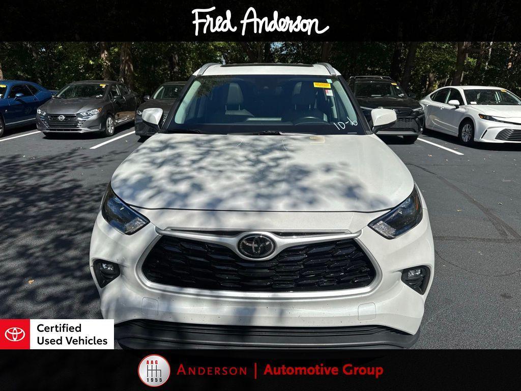 used 2023 Toyota Highlander car, priced at $38,364