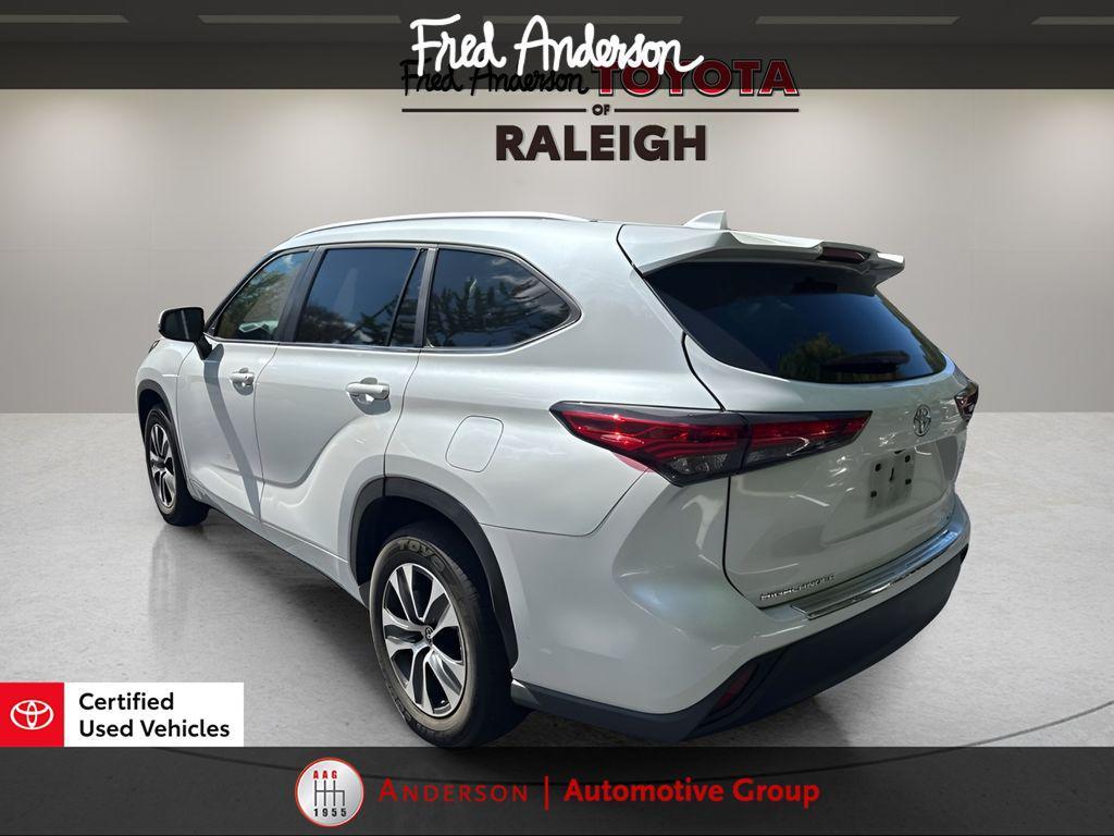 used 2023 Toyota Highlander car, priced at $38,364