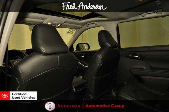 used 2024 Toyota Highlander car, priced at $42,833