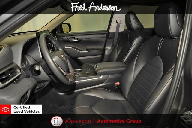 used 2024 Toyota Highlander car, priced at $42,833