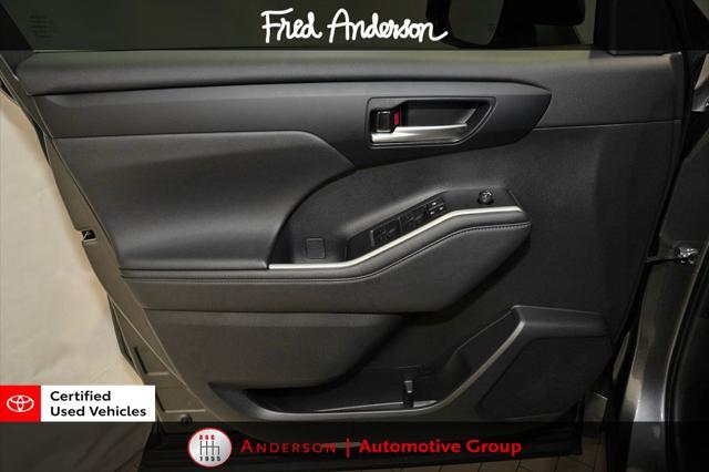 used 2024 Toyota Highlander car, priced at $42,833