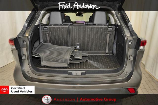 used 2024 Toyota Highlander car, priced at $42,833