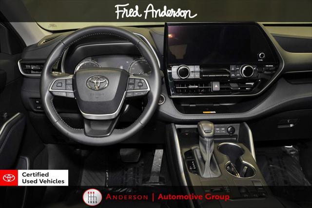 used 2024 Toyota Highlander car, priced at $42,833
