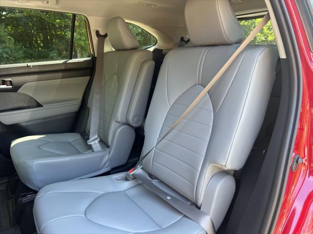 new 2025 Toyota Highlander car, priced at $48,913