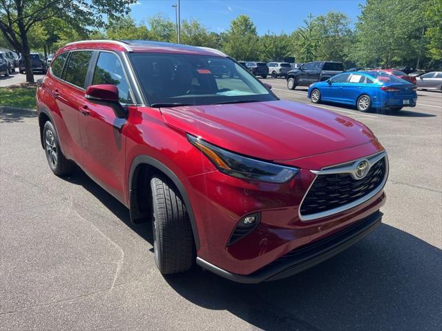 new 2025 Toyota Highlander car, priced at $48,913