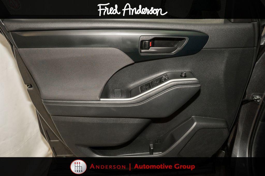 used 2024 Toyota Highlander car, priced at $36,184