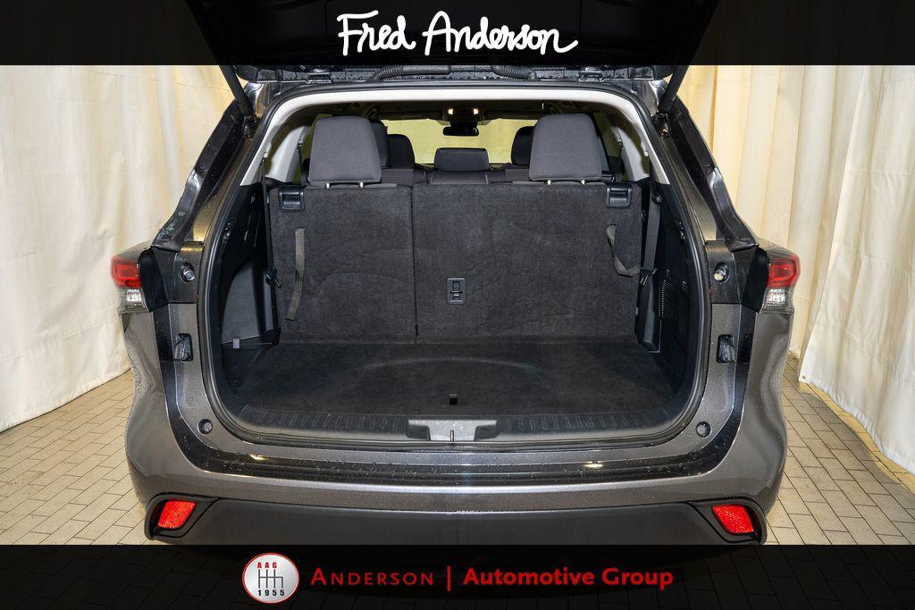 used 2024 Toyota Highlander car, priced at $36,184