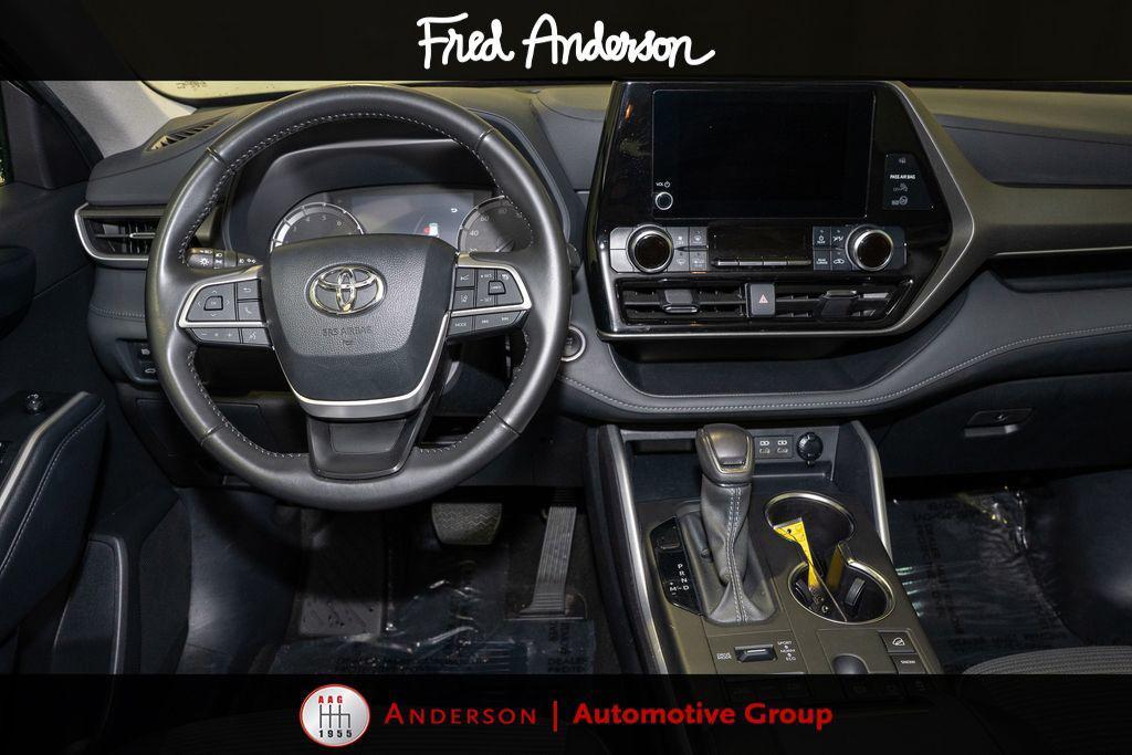 used 2024 Toyota Highlander car, priced at $36,184
