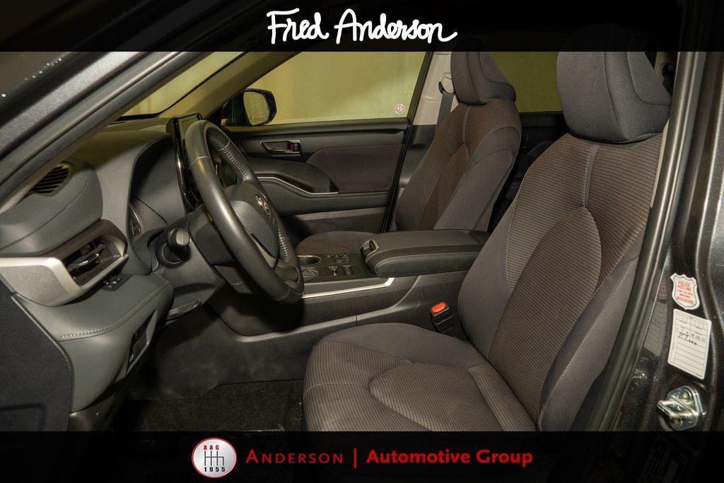 used 2024 Toyota Highlander car, priced at $36,184