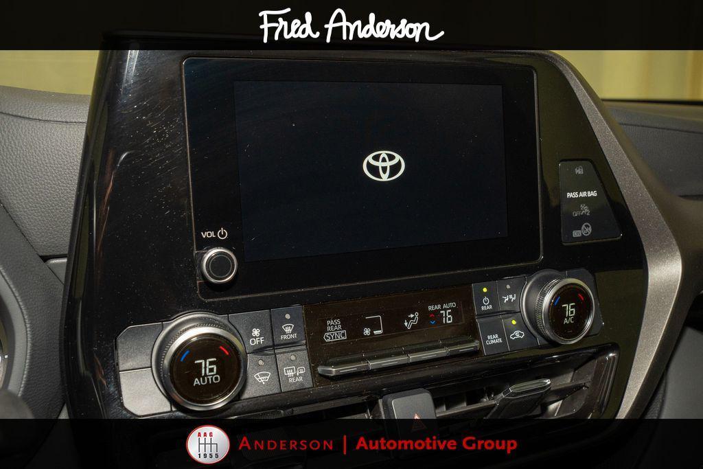 used 2024 Toyota Highlander car, priced at $36,184