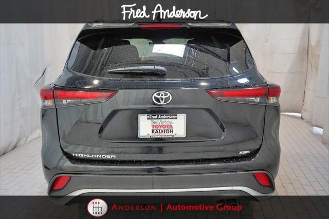 used 2024 Toyota Highlander car, priced at $42,998