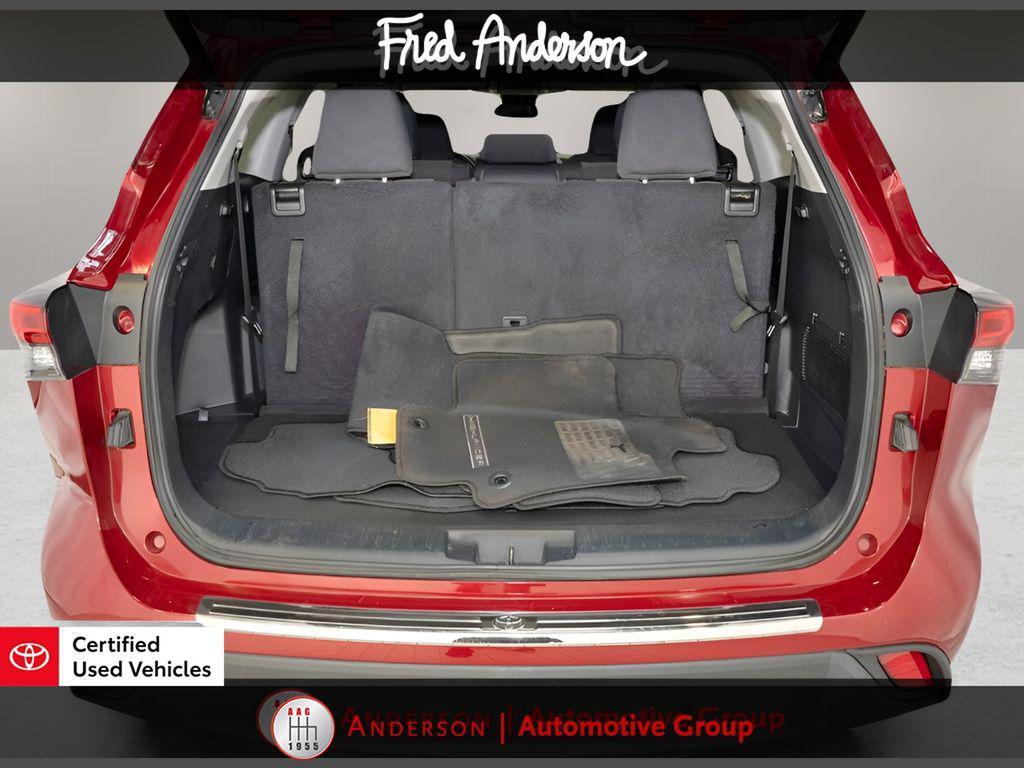 used 2022 Toyota Highlander car, priced at $28,454