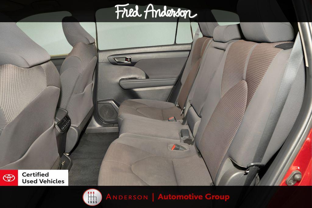 used 2022 Toyota Highlander car, priced at $28,454