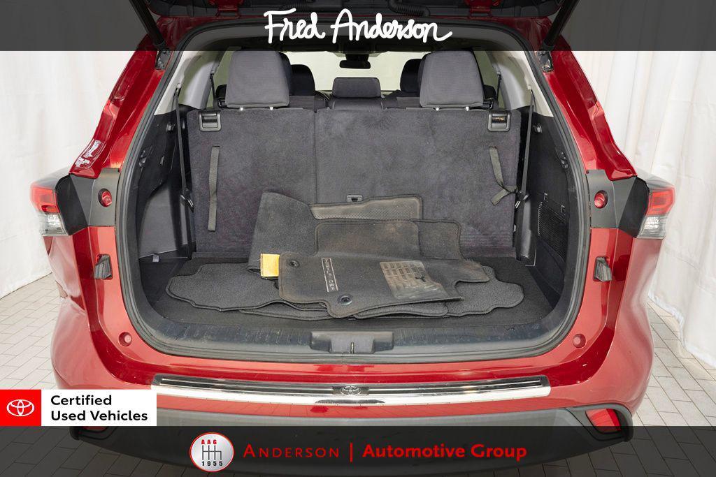 used 2022 Toyota Highlander car, priced at $29,999