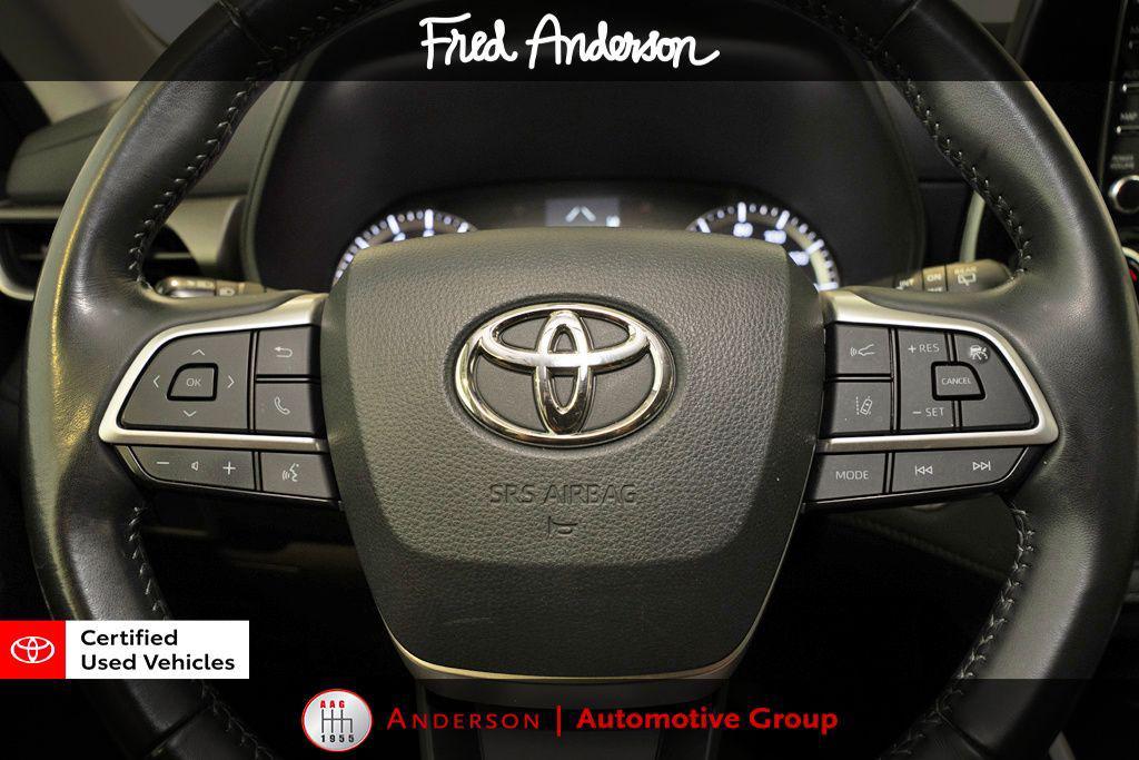 used 2022 Toyota Highlander car, priced at $29,999