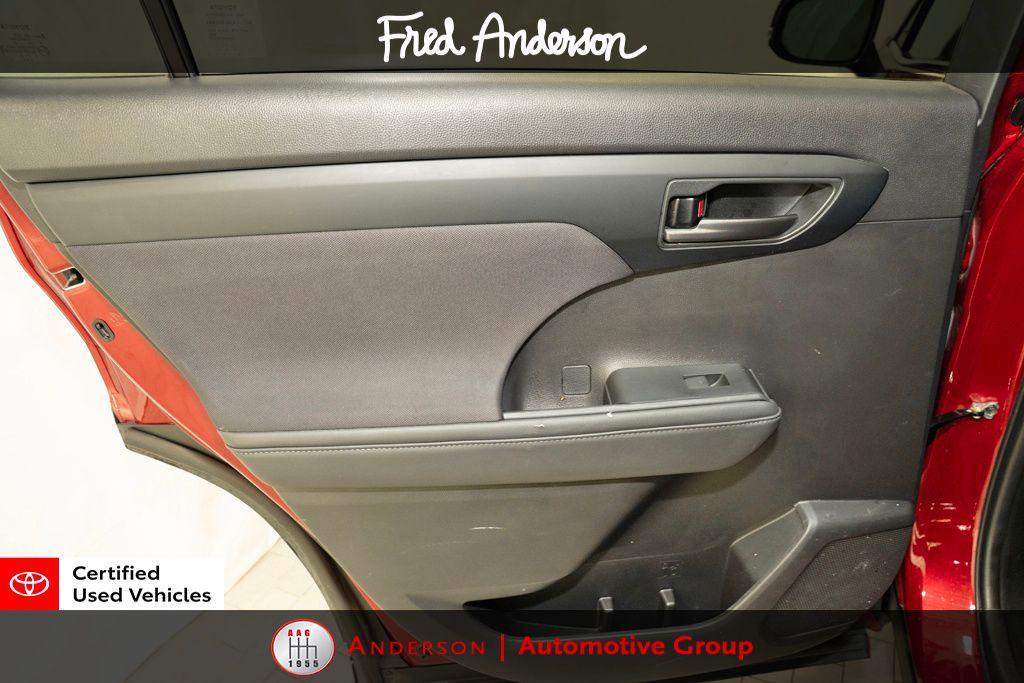 used 2022 Toyota Highlander car, priced at $29,999