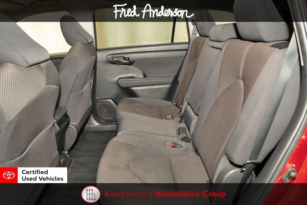 used 2022 Toyota Highlander car, priced at $29,999