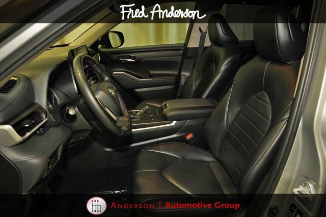 used 2022 Toyota Highlander car, priced at $37,000