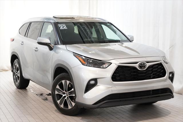 used 2022 Toyota Highlander car, priced at $37,014