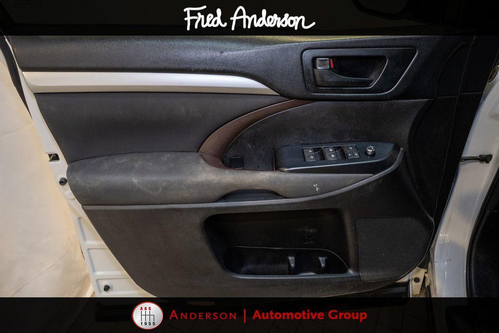 used 2018 Toyota Highlander car, priced at $18,498