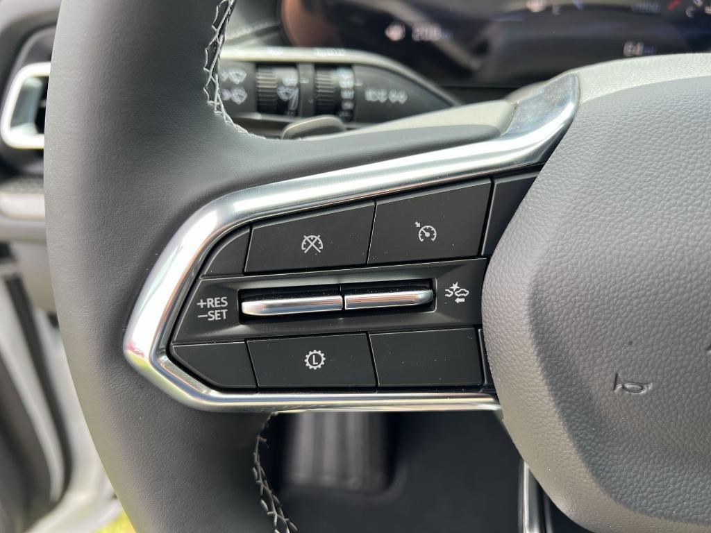 new 2025 Chevrolet Traverse car, priced at $43,315