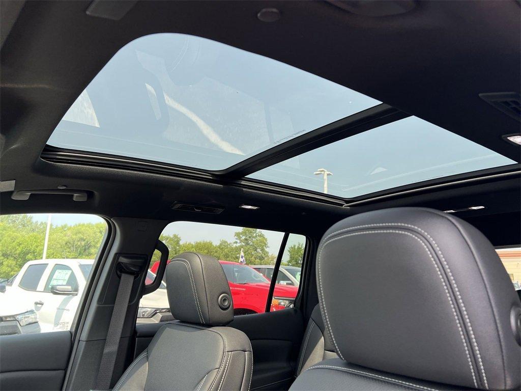 new 2025 Chevrolet Traverse car, priced at $50,920