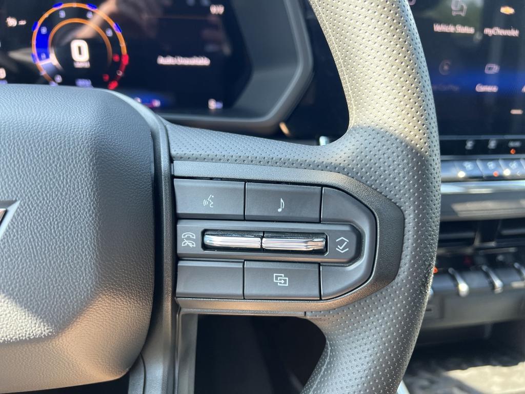 new 2025 Chevrolet Colorado car, priced at $32,055