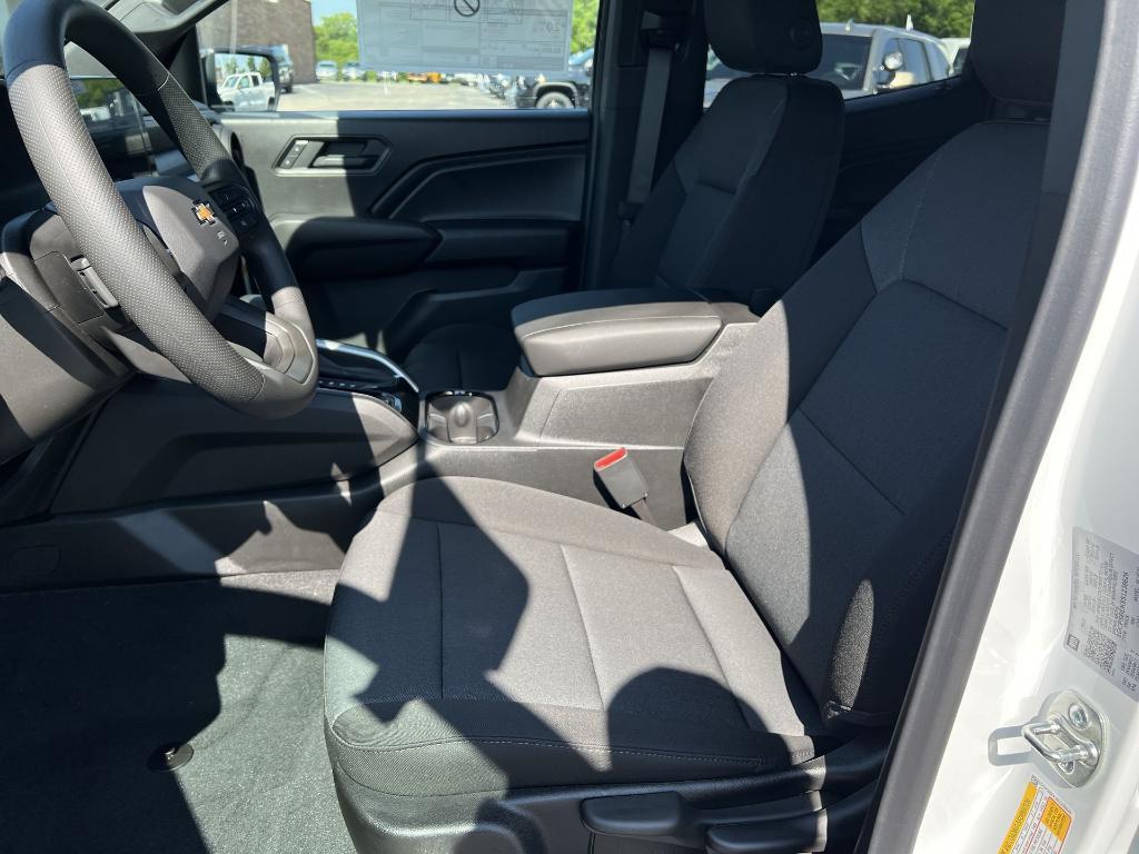 new 2025 Chevrolet Colorado car, priced at $32,055