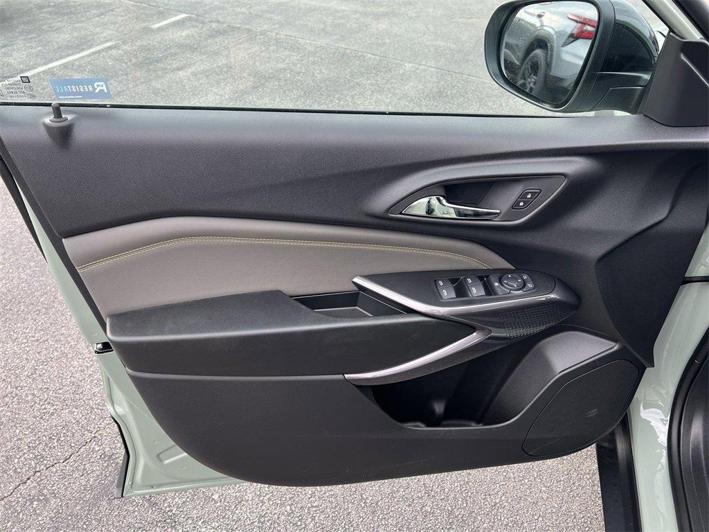 new 2025 Chevrolet Trax car, priced at $25,855