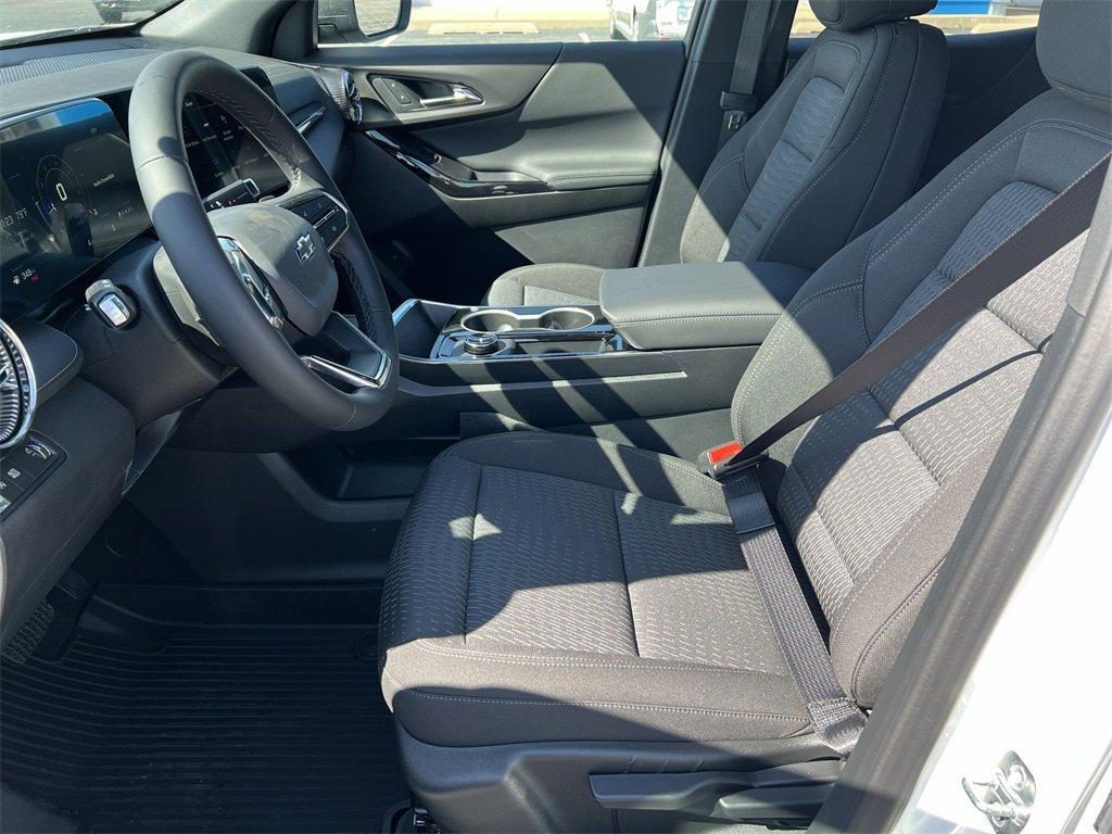 new 2026 Chevrolet Equinox car, priced at $30,590