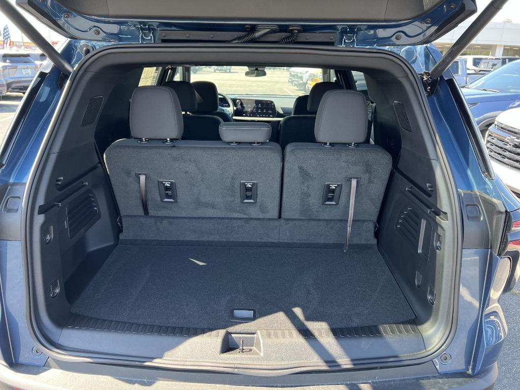 new 2025 Chevrolet Traverse car, priced at $42,318