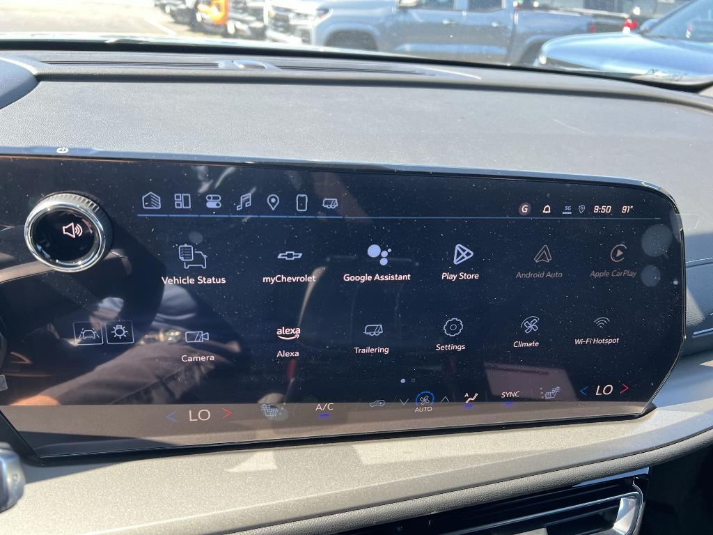 new 2025 Chevrolet Traverse car, priced at $42,318
