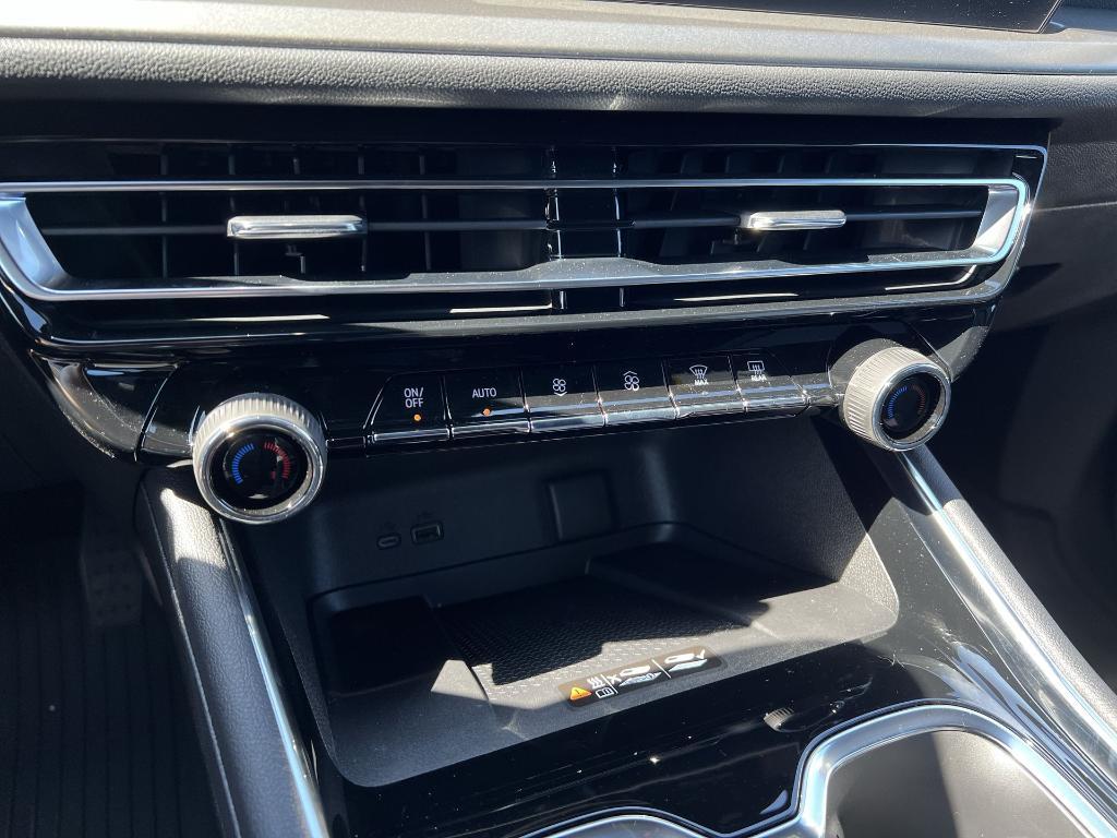 new 2025 Chevrolet Traverse car, priced at $42,318