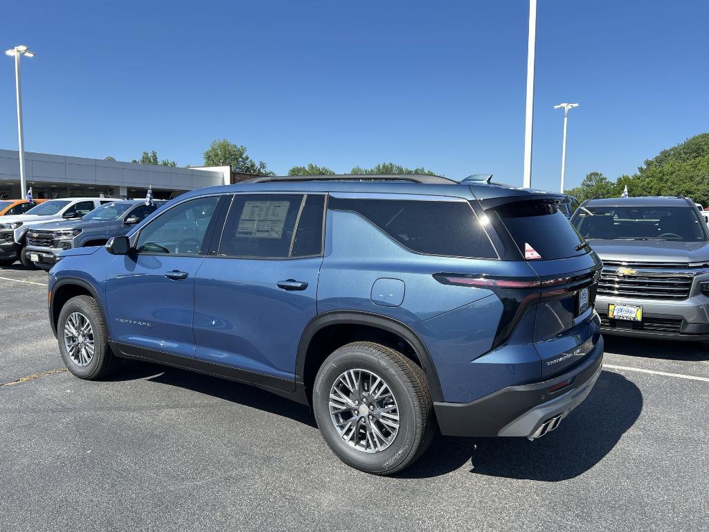new 2025 Chevrolet Traverse car, priced at $42,318