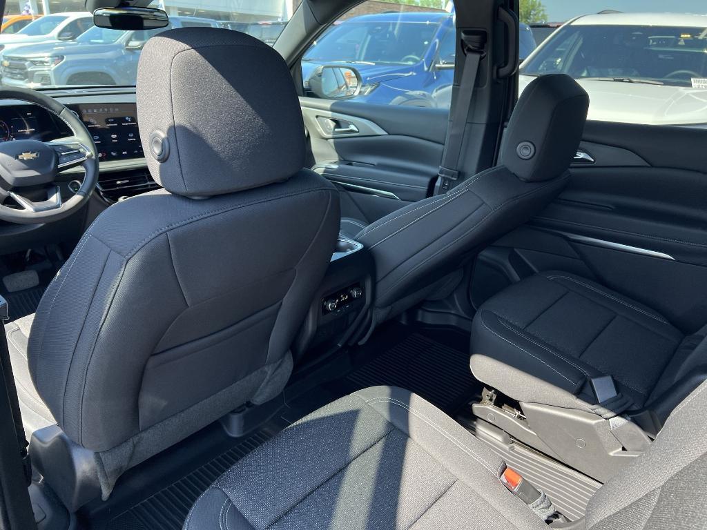 new 2025 Chevrolet Traverse car, priced at $42,318