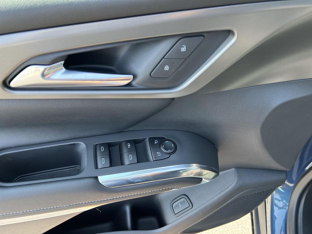 new 2025 Chevrolet Traverse car, priced at $42,318