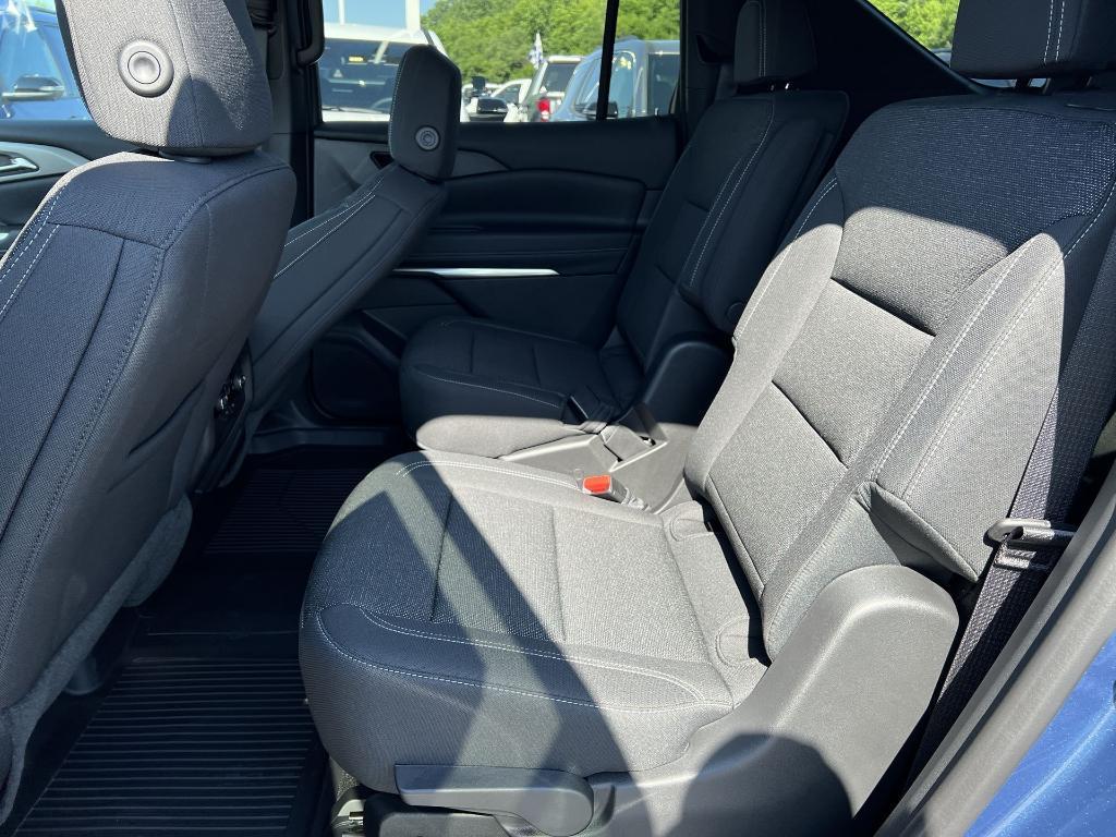 new 2025 Chevrolet Traverse car, priced at $42,318