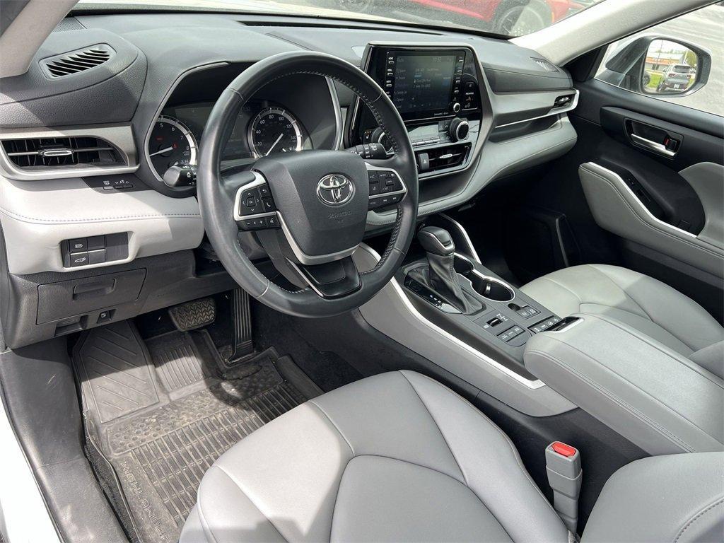 used 2022 Toyota Highlander car, priced at $34,833