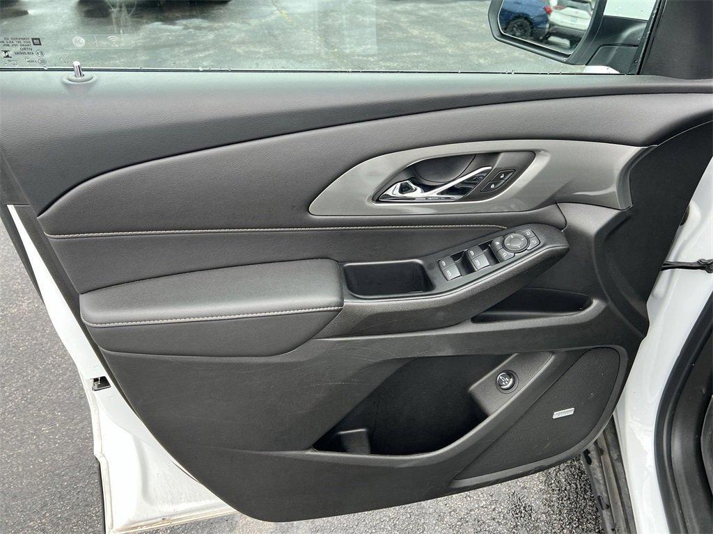 used 2023 Chevrolet Traverse car, priced at $34,166