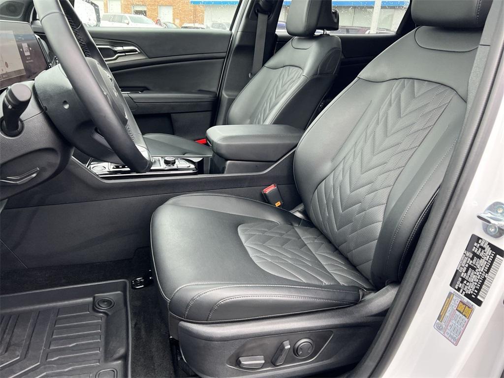 used 2024 Kia Sportage car, priced at $33,999