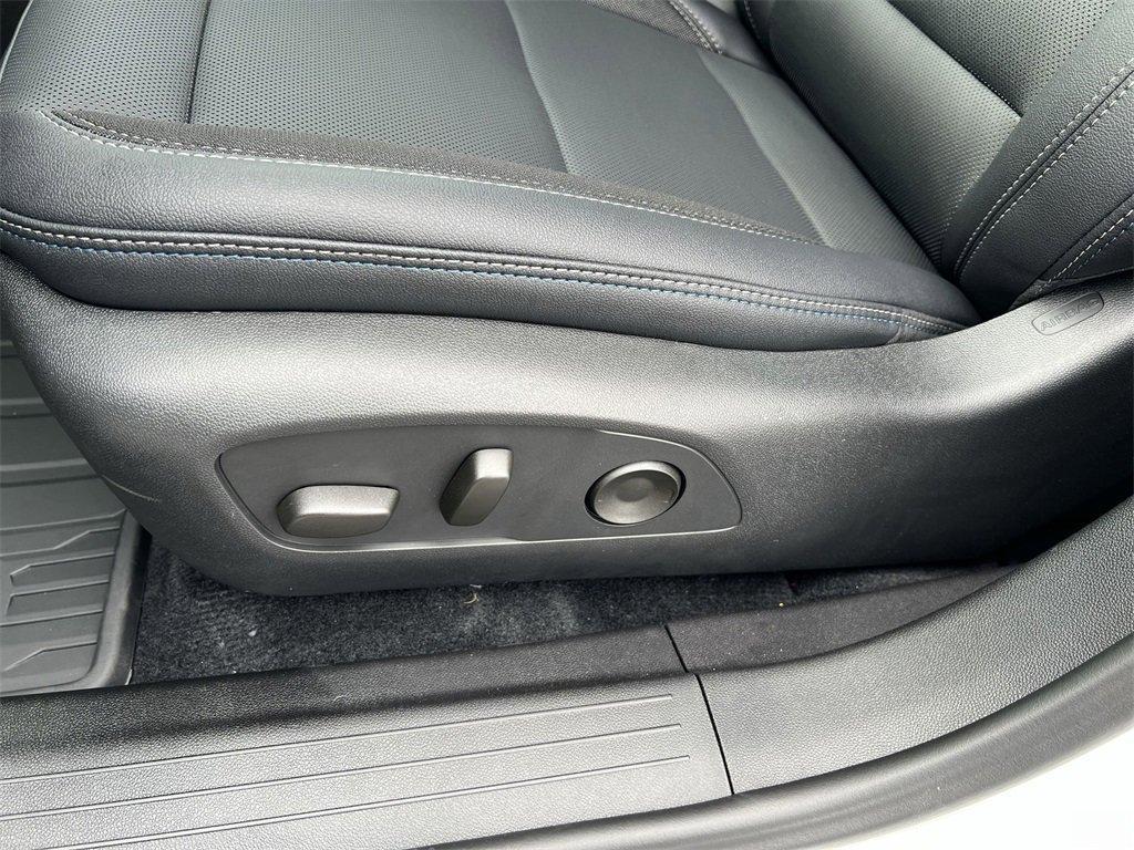 new 2025 Chevrolet Equinox EV car, priced at $38,185