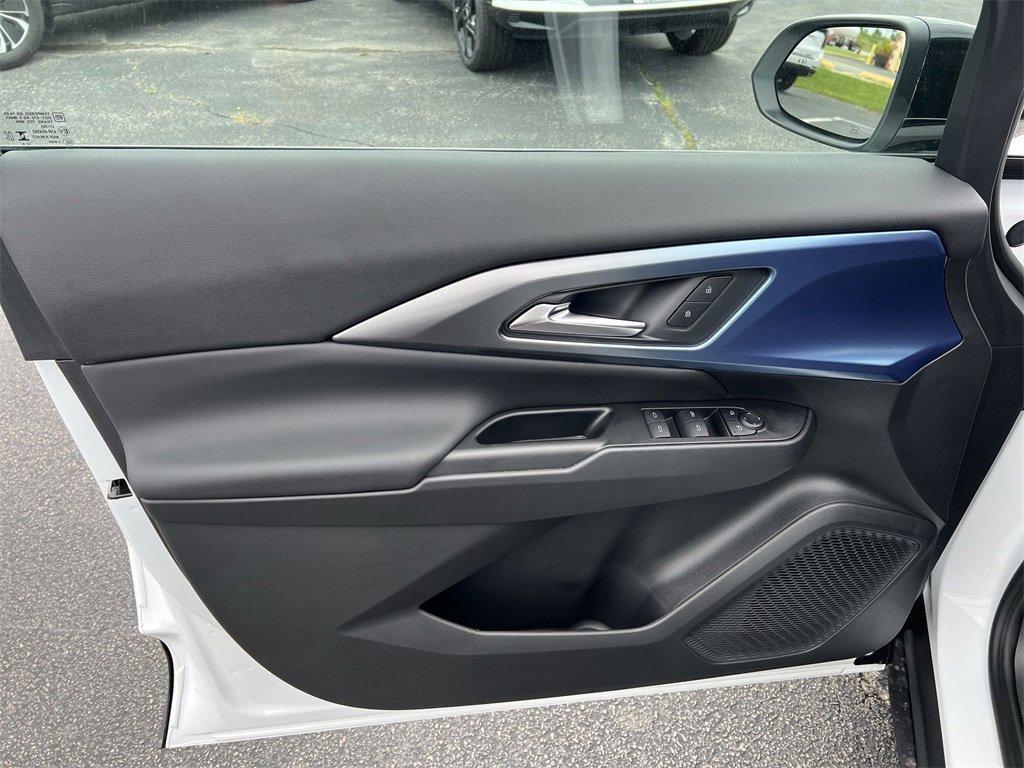 new 2025 Chevrolet Equinox EV car, priced at $38,185