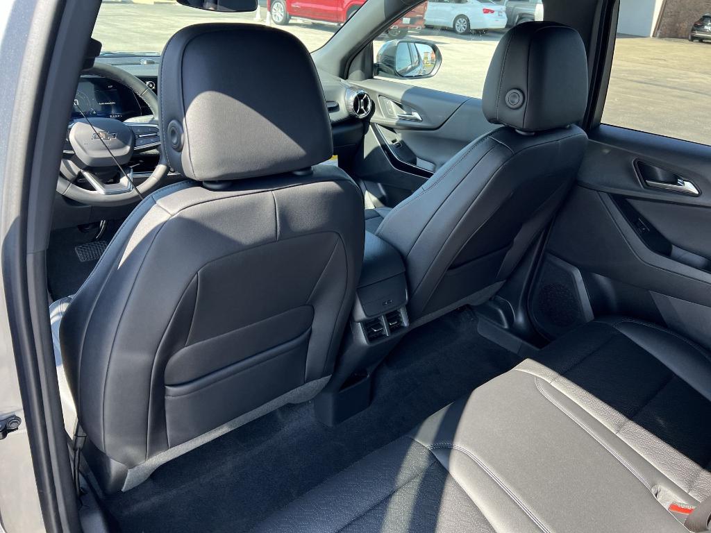 new 2026 Chevrolet Equinox car, priced at $33,450