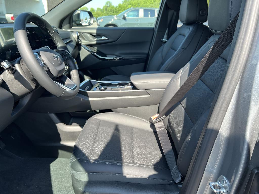 new 2026 Chevrolet Equinox car, priced at $33,450