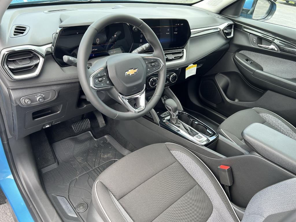 new 2025 Chevrolet TrailBlazer car, priced at $29,390