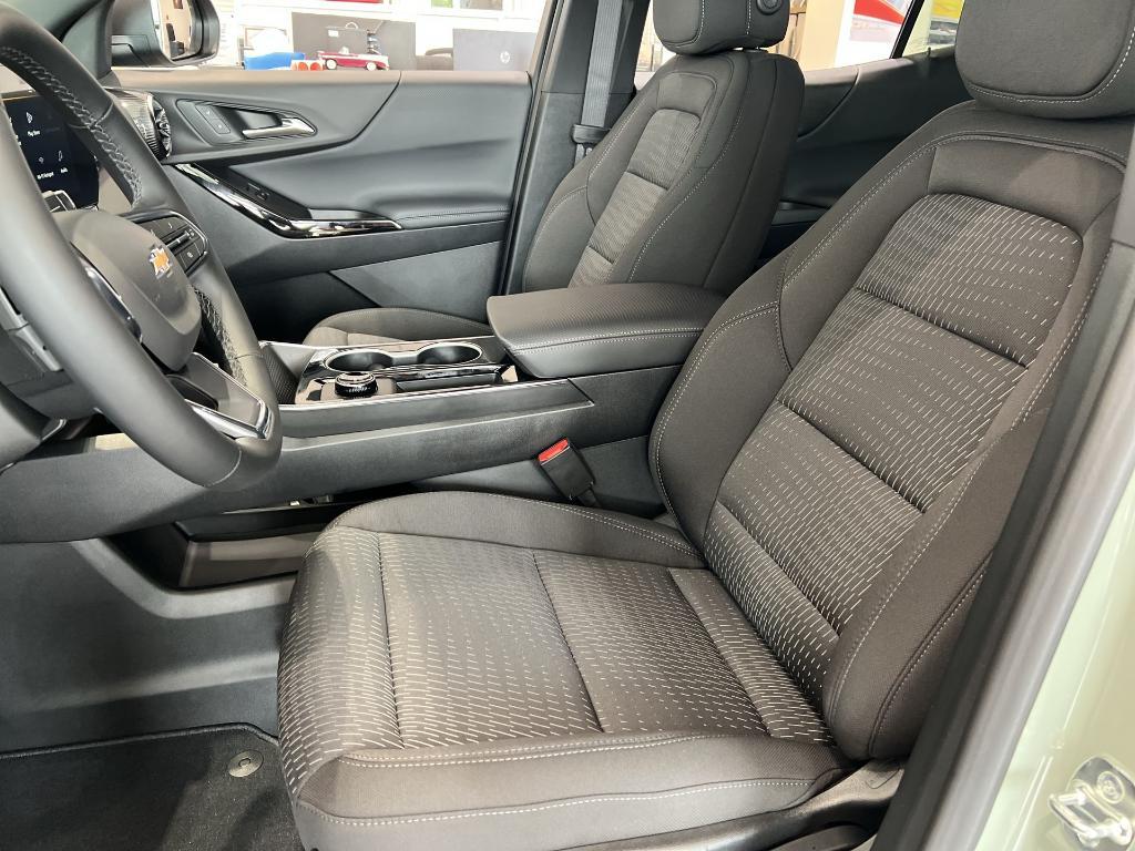 new 2026 Chevrolet Equinox car, priced at $28,295
