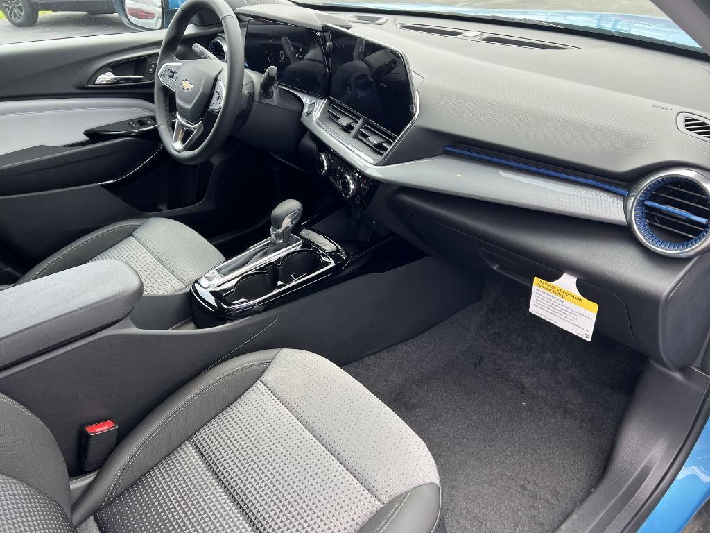 new 2025 Chevrolet Trax car, priced at $25,180