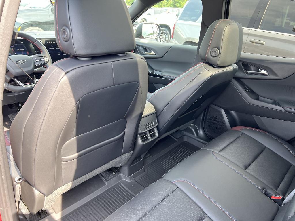 new 2026 Chevrolet Equinox car, priced at $39,050